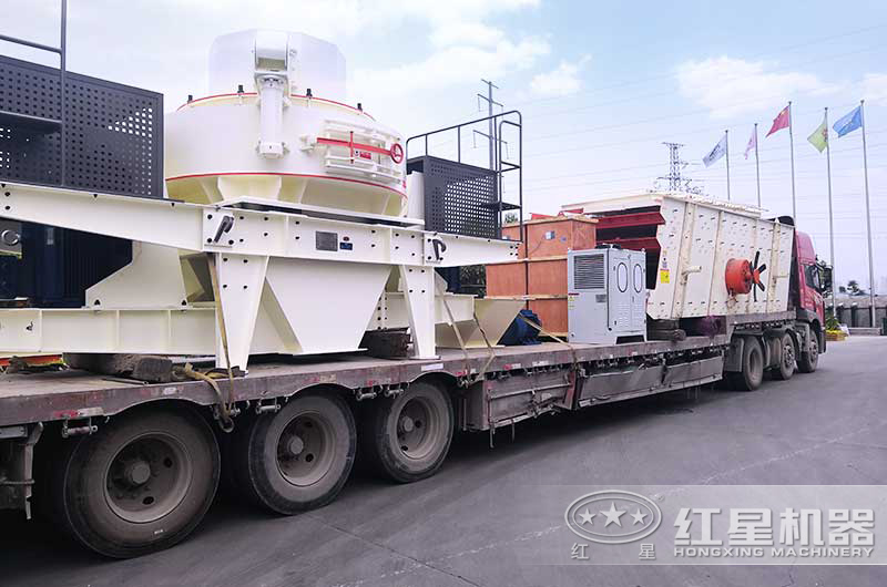 紅星整套青石破碎生產(chǎn)線設(shè)備裝車發(fā)貨現(xiàn)場 紅星整套青石破碎生產(chǎn)線設(shè)備裝車發(fā)貨現(xiàn)場
