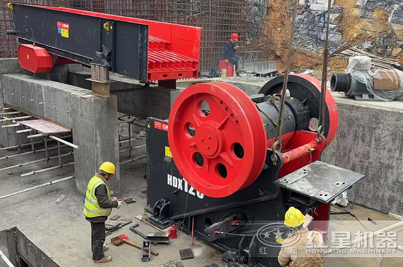 破碎生產(chǎn)線安裝現(xiàn)場