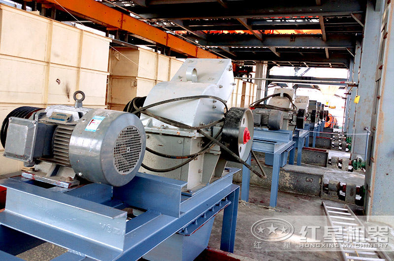 PC600×400小型錘式破碎機(jī)現(xiàn)場(chǎng) PC600×400小型錘式破碎機(jī)現(xiàn)場(chǎng)