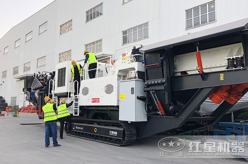 客戶(hù)來(lái)廠考察磚頭粉碎機(jī)設(shè)備 客戶(hù)來(lái)廠考察磚頭粉碎機(jī)設(shè)備